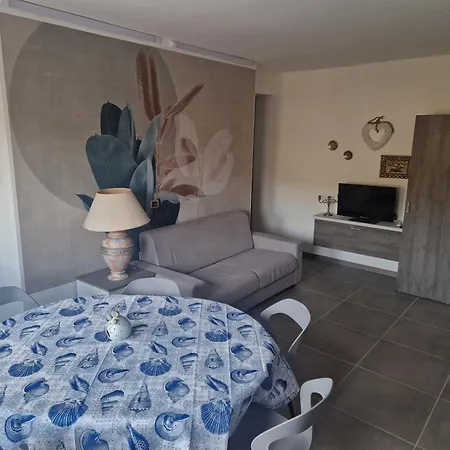 Apartment Nina's House 5 A 300 Mt Dal Mare